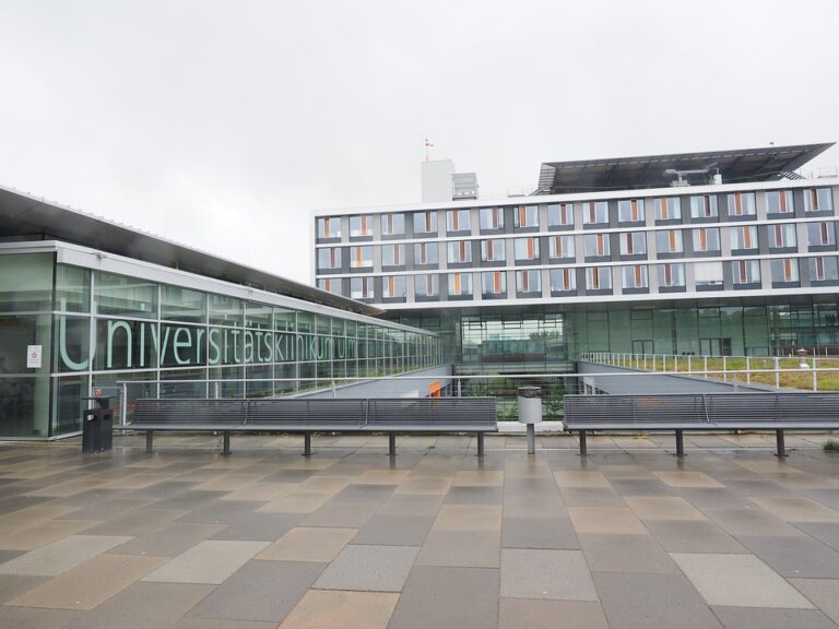 Universitas Islam Sumatera Utara: Menyediakan Pendidikan Berkualitas dengan Nuansa Islami