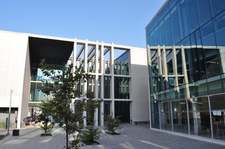 Selain itu, UPI juga aktif dalam melakukan penelitian dan pengembangan ilmu pengetahuan di bidang pendidikan. Berbagai penelitian yang dilakukan oleh dosen dan mahasiswa UPI telah memberikan kontribusi yang signifikan dalam pengembangan dunia pendidikan di Indonesia.