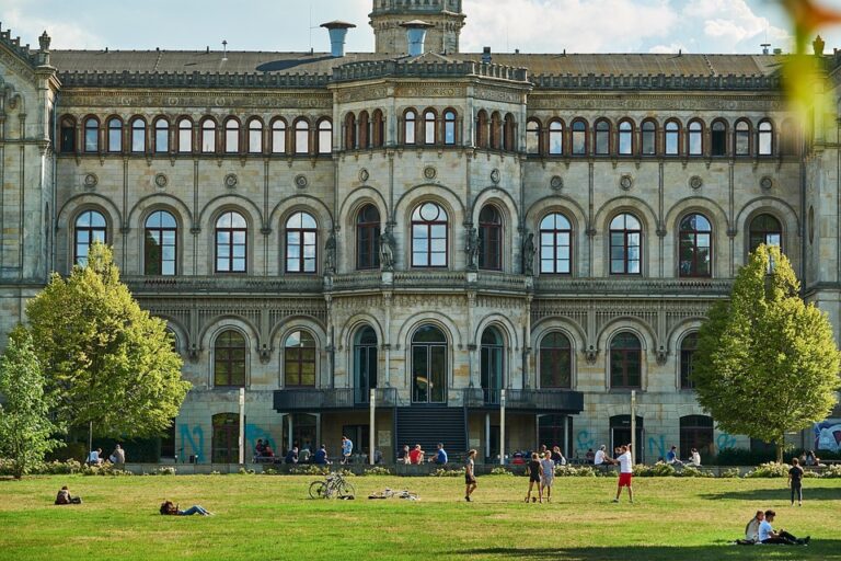 Program Studi Terbaik di Universitas Mulawarman dan Peluang Karirnya
